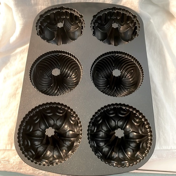 Nordic Ware Other - Nordic Ware Individual Bundt Cake Pan